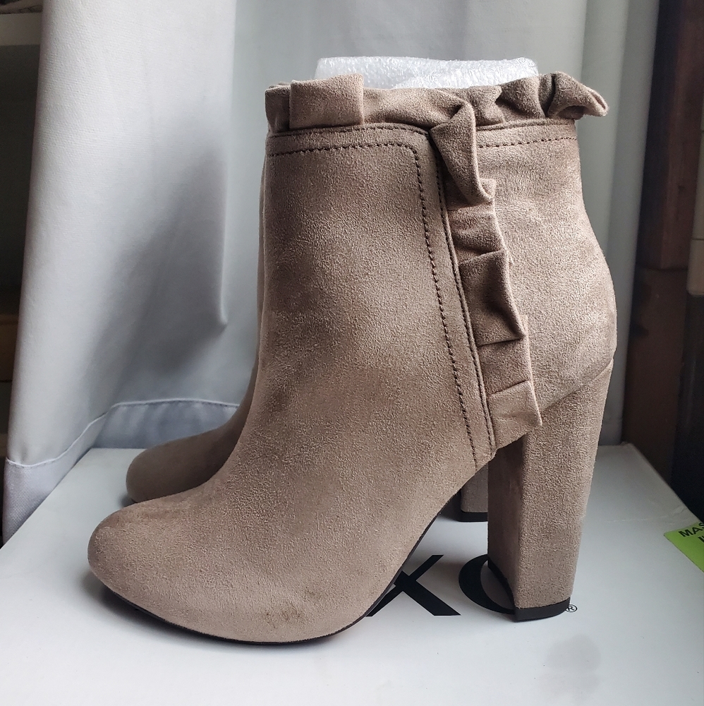XOXO Taupe Ruffle Booties Size 7